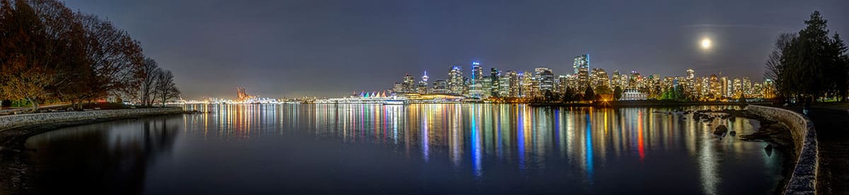 Vancouver at night. Downtown Vancouver. Stanley Park.